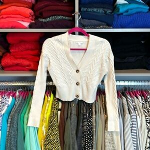 BG ivory long sleeve v neck cropped cardigan size XS